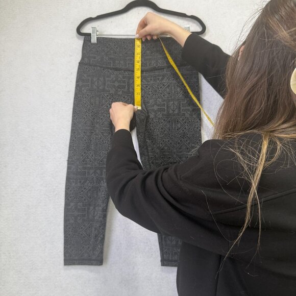 Prana Leggings Womens Small Gray Geometric Print Capri Yoga Athletic cropped - Picture 3 of 6